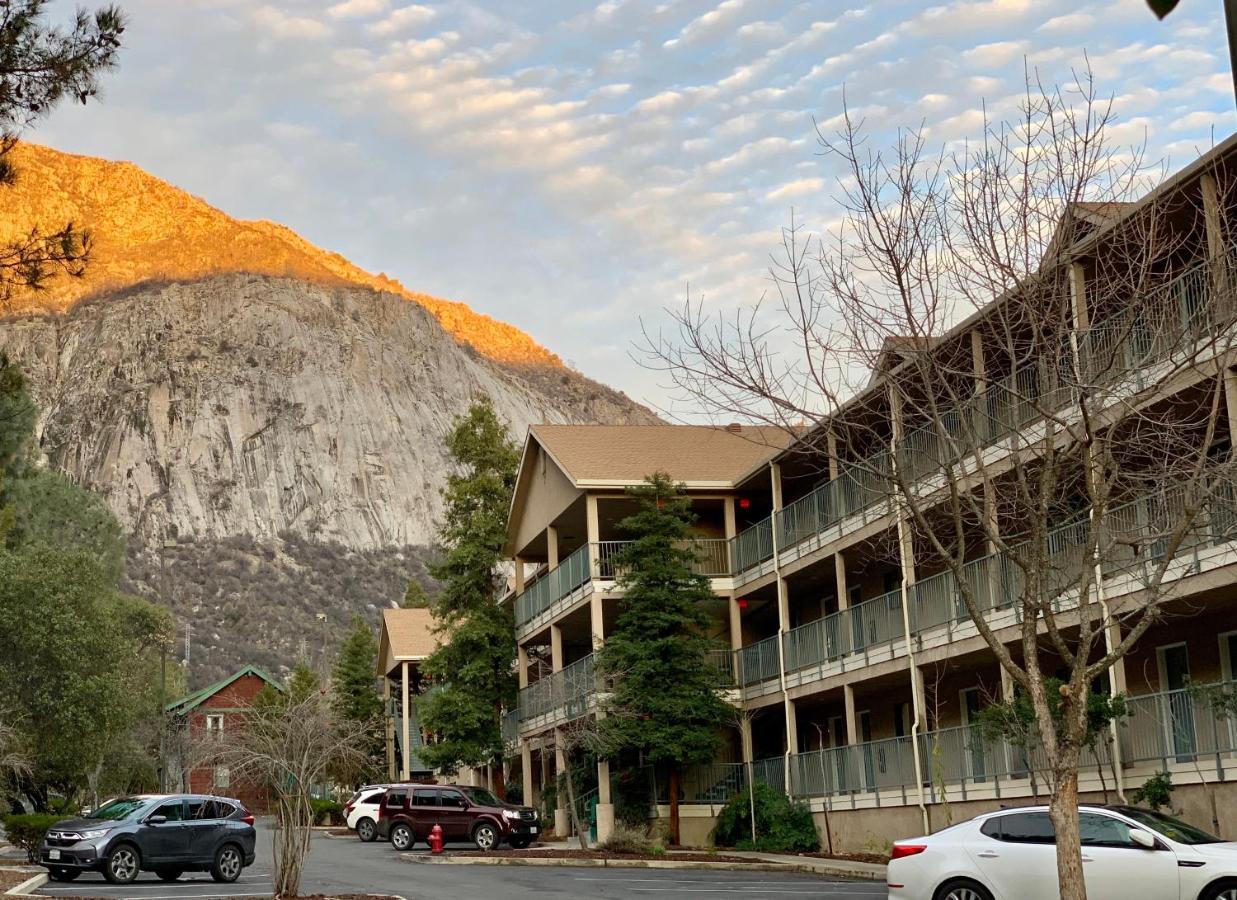 Yosemite View Lodge Эль-Портал Экстерьер фото